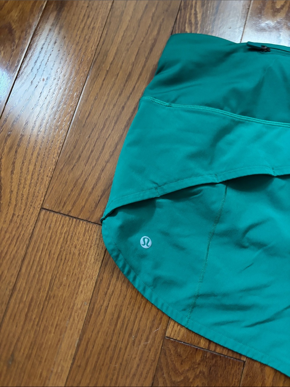 Lululemon high rise 2.5” inseam speed up shorts - Picture 3 of 5